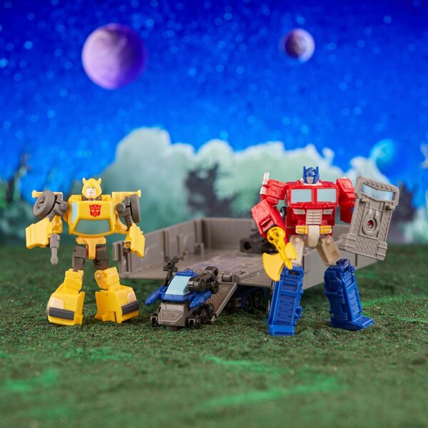 Image Of Optimus Prime & Bumblebee Play Set Transformers Legacy Evolution  (12 of 22)