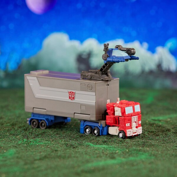Image Of Optimus Prime & Bumblebee Play Set Transformers Legacy Evolution  (14 of 22)