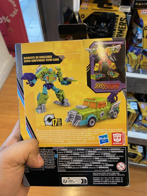 Image Of Tow Line 2000 Universe Box From Transformers Buzzworthy Bumblebee Legacy Release  (2 of 3)