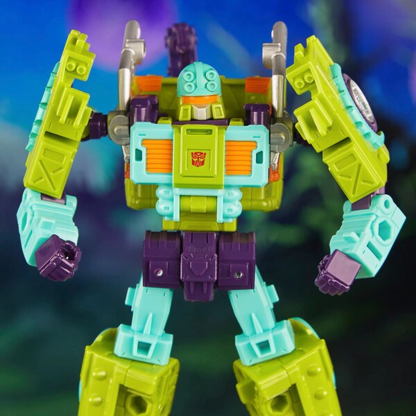 Image Of 2000 Universe Tow Line From Transformers Buzzworthy Bumblebee Legacy Evolution  (4 of 13)