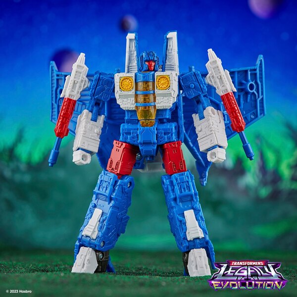 Official Image SDCC 2023 Transformers Amazon Exclusive  (5 of 9)