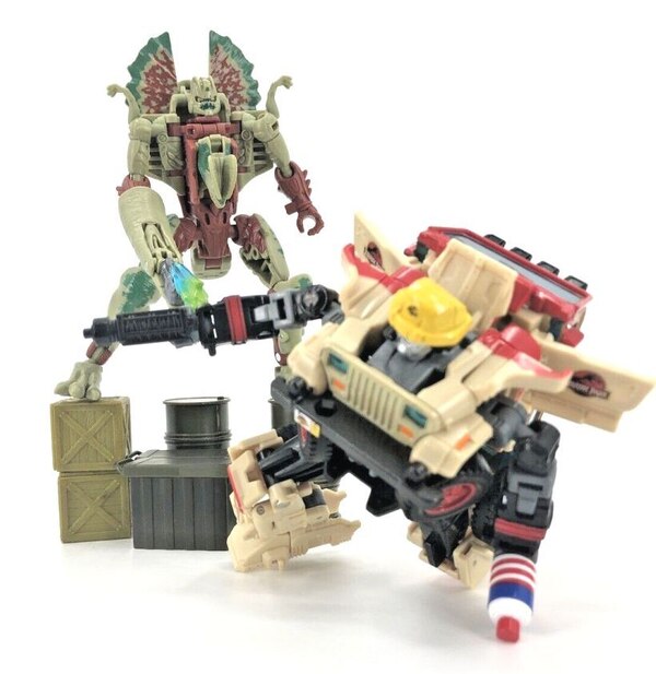 Image Of Autobot JP12 & Dilophocon From Transformers X Jurassic Park Set  (12 of 19)