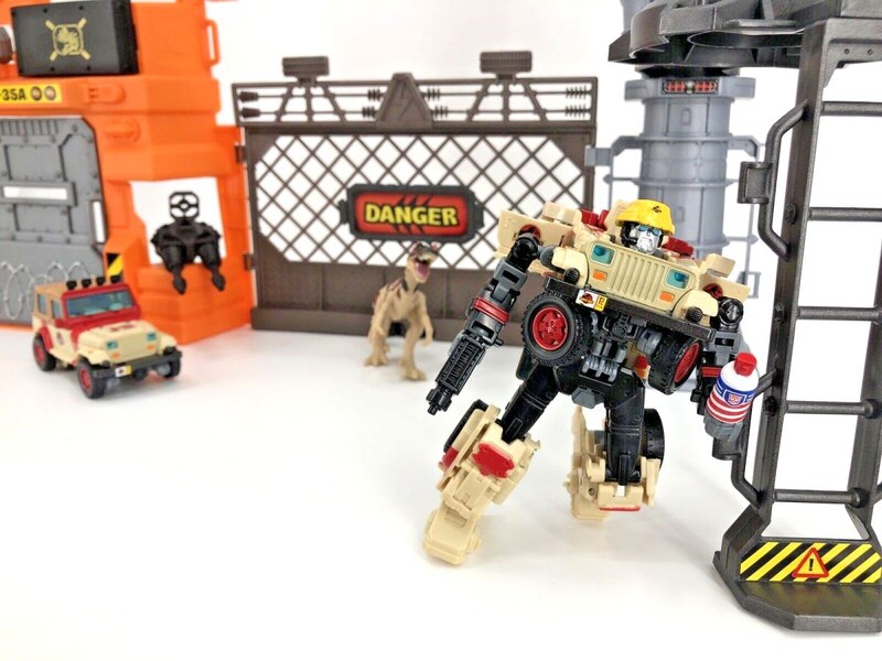 Image Of Autobot JP12 & Dilophocon From Transformers X Jurassic Park Set  (19 of 19)