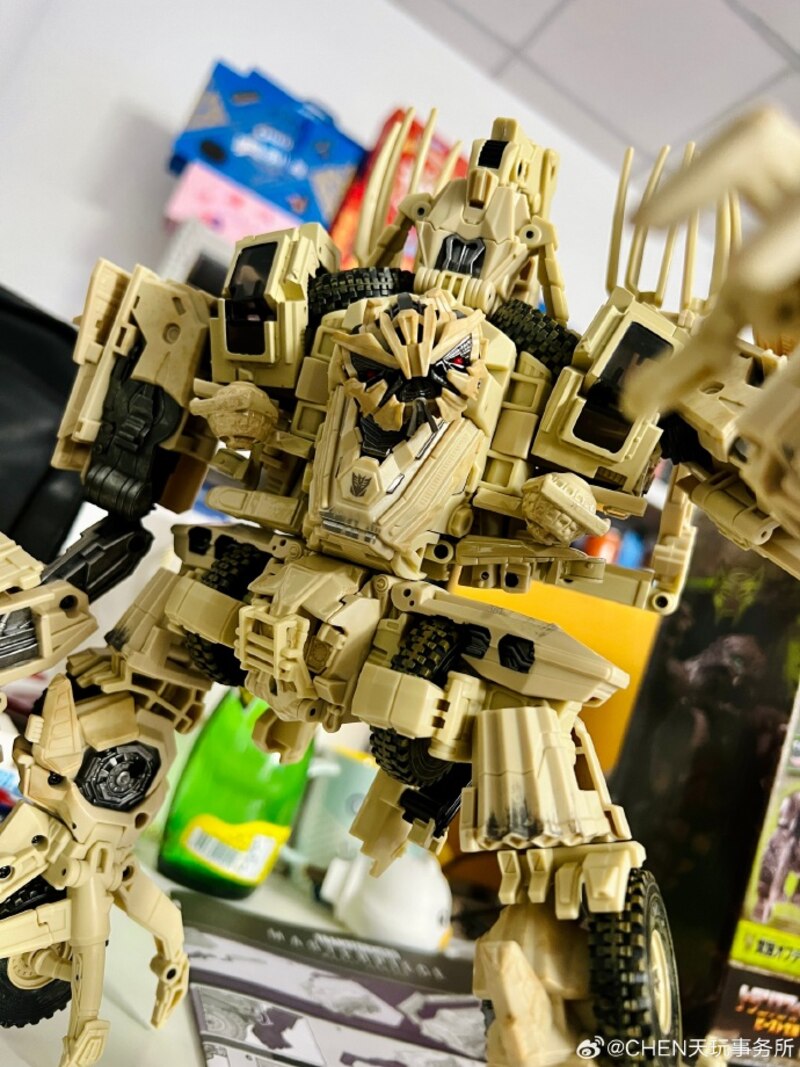 MPM-14 Bonecrusher In-Hand Images of Transformers MasterPiece Movie Figure