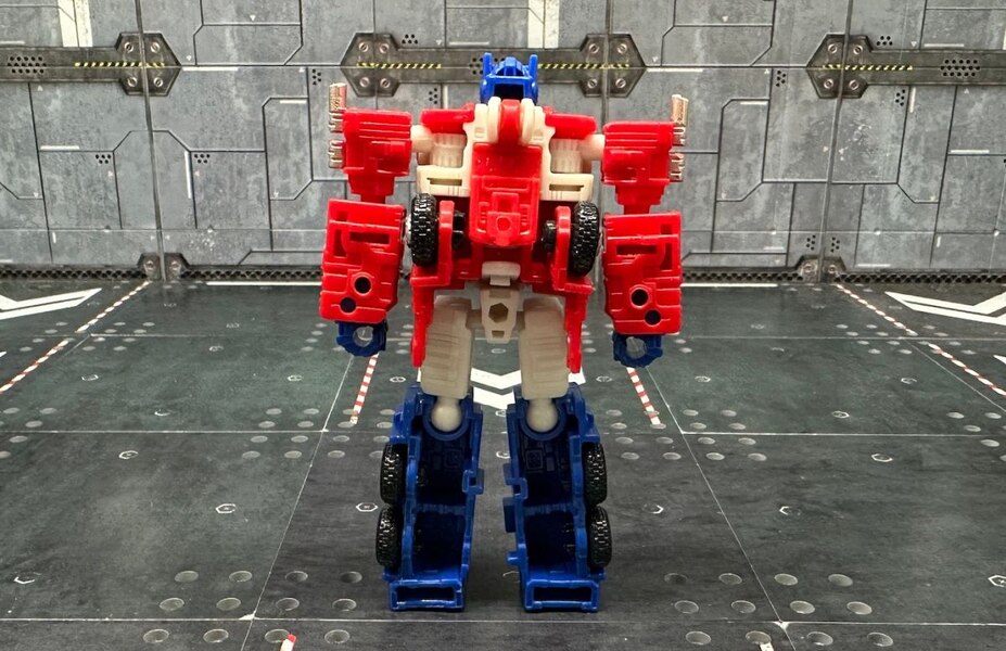 Image Of Core Class Optimus Prime & Bumblebee Playset For Legacy Evolution Exclusives  (15 of 26)