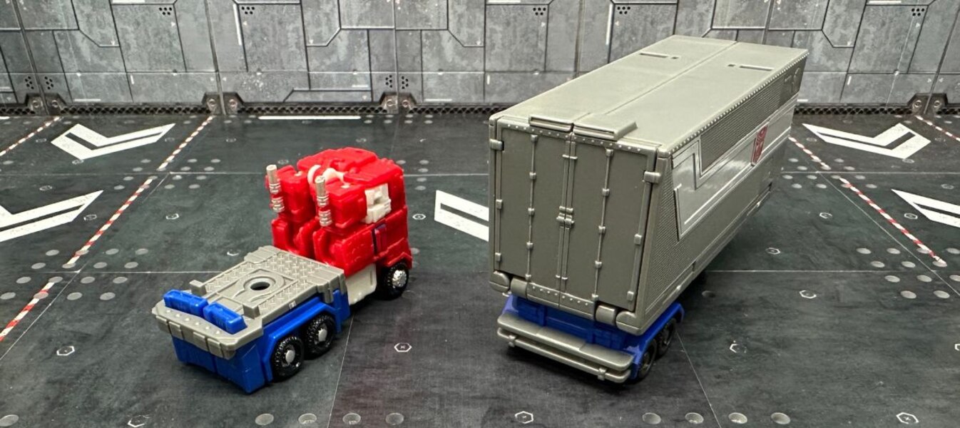 Image Of Core Class Optimus Prime & Bumblebee Playset For Legacy Evolution Exclusives  (20 of 26)