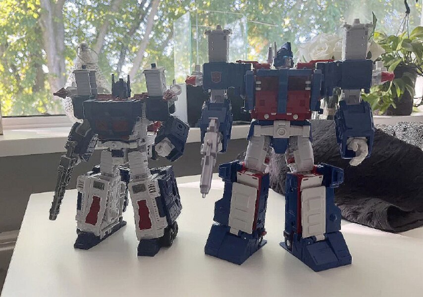 Image Of 1986 Commander Ultra Magnus From Transformers Studio Series  (12 of 12)