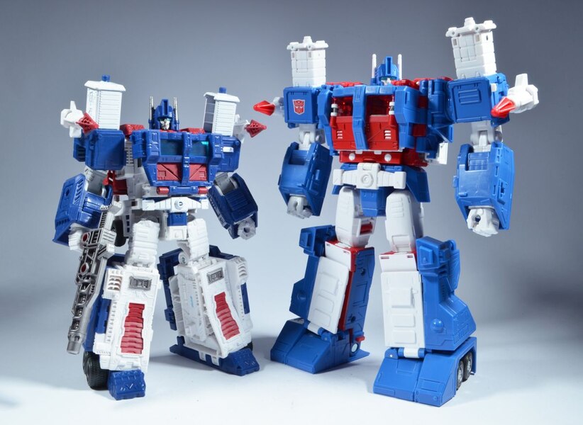 Image Of COMPARED 1986 Commander Ultra Magnus Studio Series Figure Scale  (8 of 15)