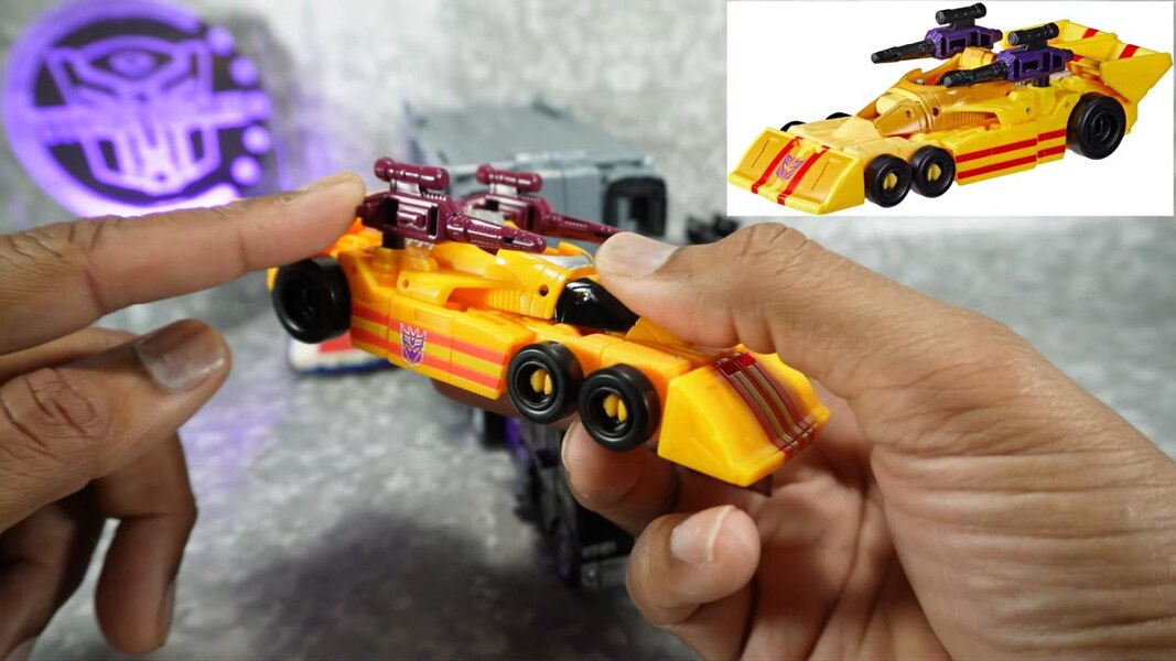 Image Of Stunticons Menasor Transformers Legacy Evolution Exclusive  (11 of 16)