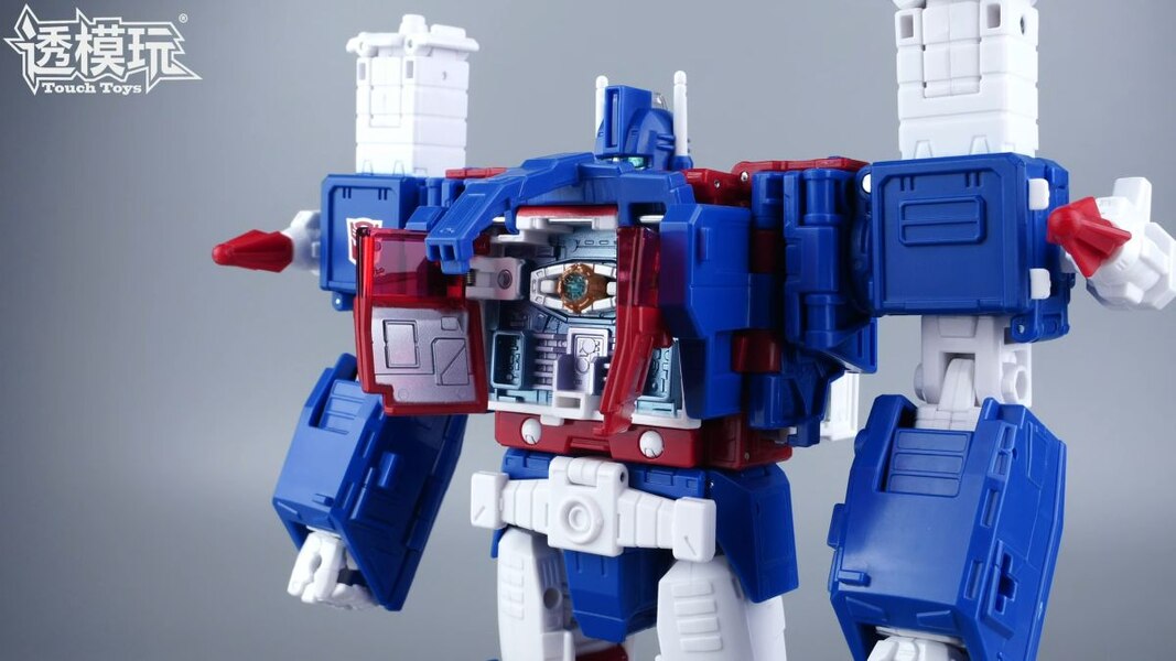 Image Of 1986 Commander Ultra Magnus In Hand Studio Series Transformation  (48 of 68)