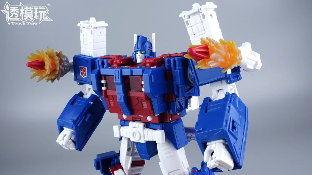 Image Of 1986 Commander Ultra Magnus In Hand Studio Series Transformation  (55 of 68)
