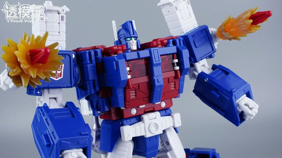 Image Of 1986 Commander Ultra Magnus In Hand Studio Series Transformation  (57 of 68)