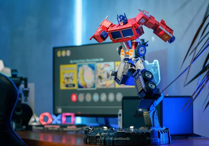 Image Of Optimus Prime AI Base Charging Stand For Robosen Transformers Flagship Elite  (16 of 20)