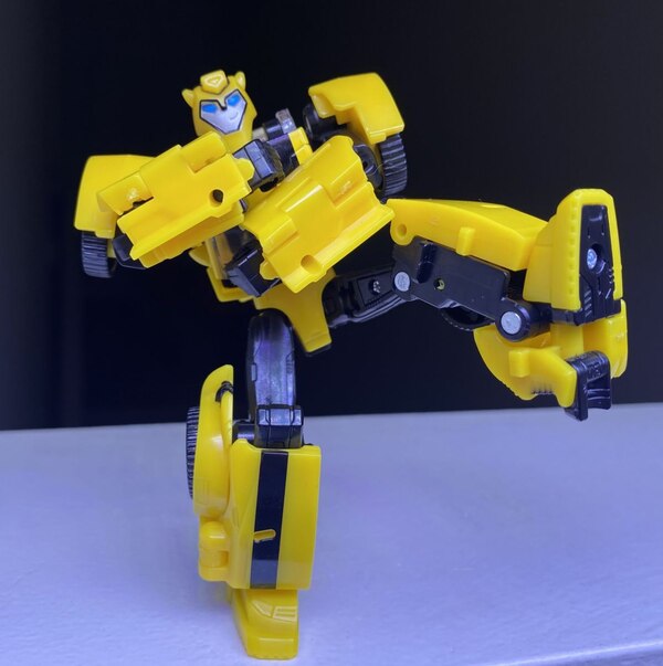 Image Of Animated Bumblebee Deluxe From Transformers Legacy Universe  (2 of 20)