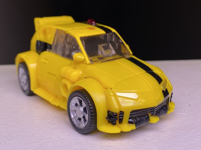 Image Of Animated Bumblebee Deluxe From Transformers Legacy Universe  (9 of 20)