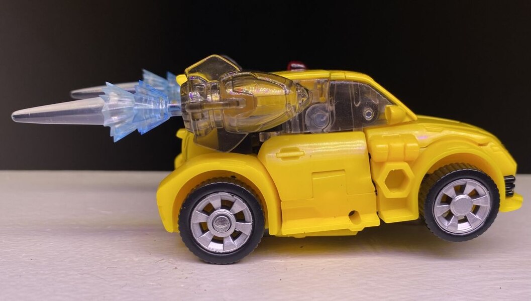 Image Of Animated Bumblebee Deluxe From Transformers Legacy Universe  (11 of 20)