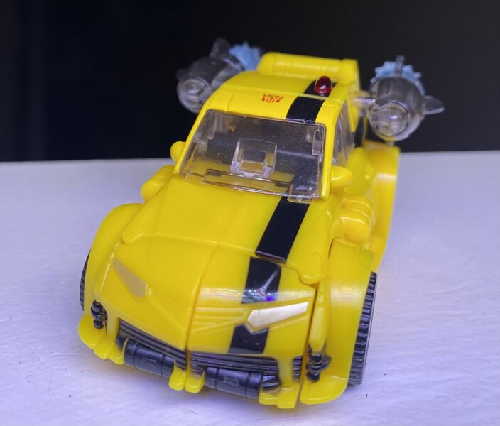 Image Of Animated Bumblebee Deluxe From Transformers Legacy Universe  (12 of 20)