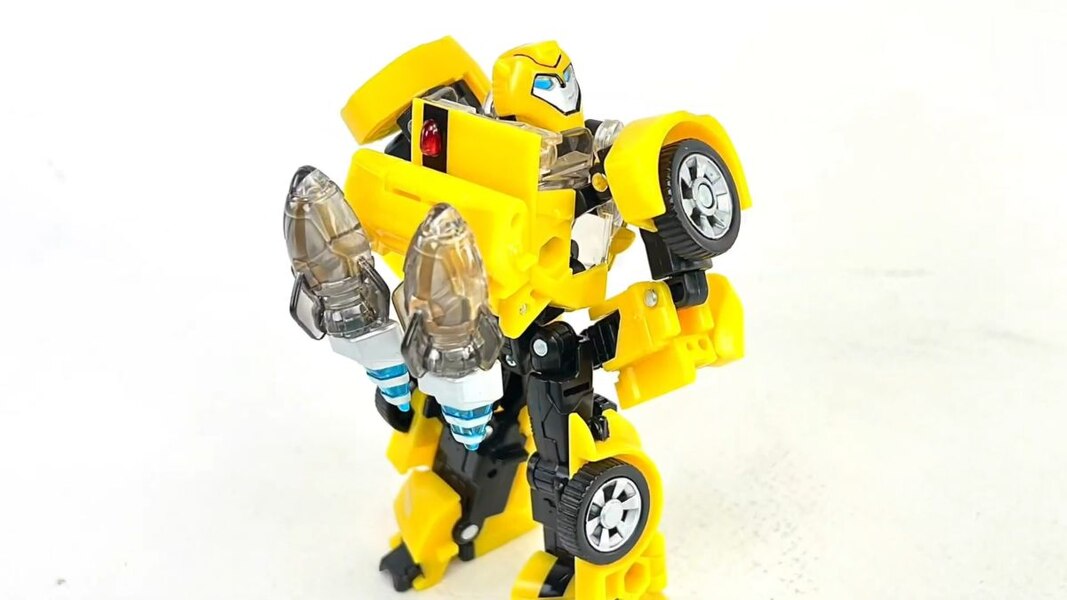 Image Of UNITED Animated Bumblebee Deluxe Class From Transformers Legacy  (5 of 19)