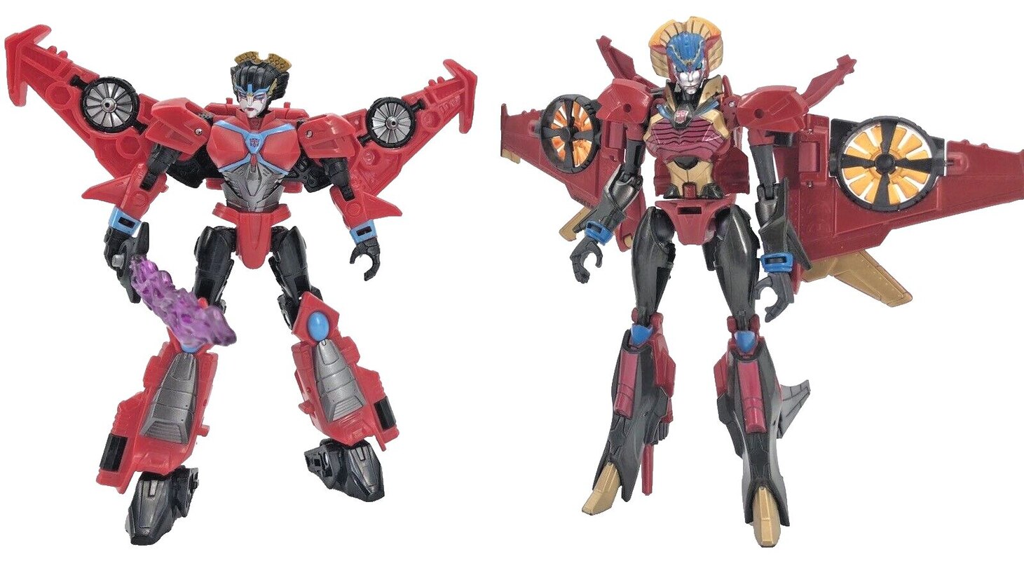 Cyberverse Windblade In-Hand Images from Transformers Legacy United