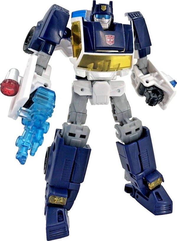 Image Of Rescue Bot Chase Deluxe Class In Hand Images From Transformers Legacy United  (1 of 8)