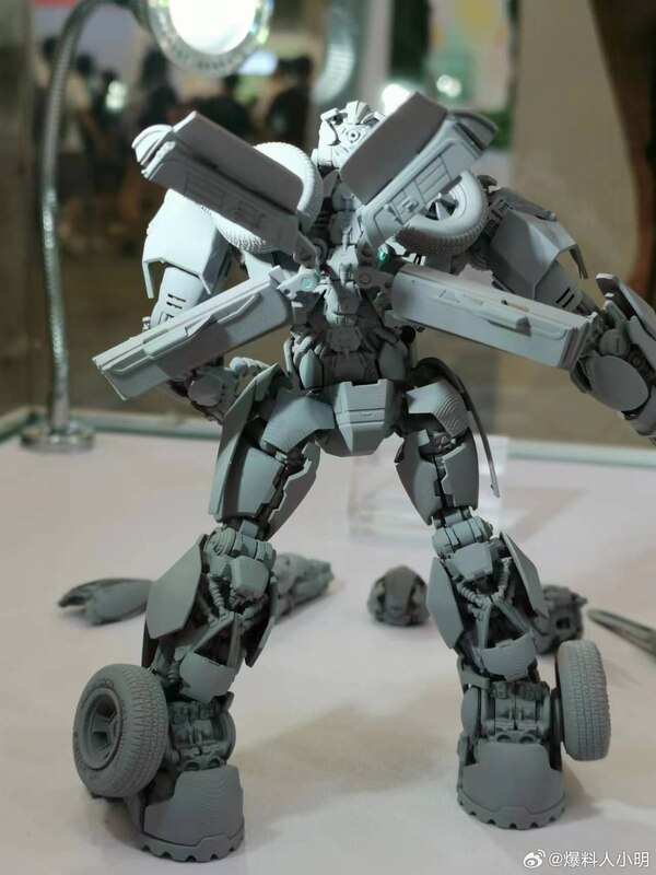 Image Of ROTB Optimus Prime & Bumblebee New Trumperter Model Kits At Wonder Festivat 2023  (10 of 10)