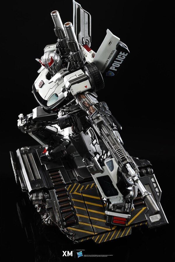Image Of XM STUDIOS Prowl 110 Scale Statue  (19 of 31)