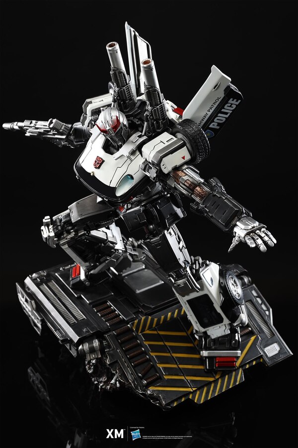 Image Of XM STUDIOS Prowl 110 Scale Statue  (22 of 31)