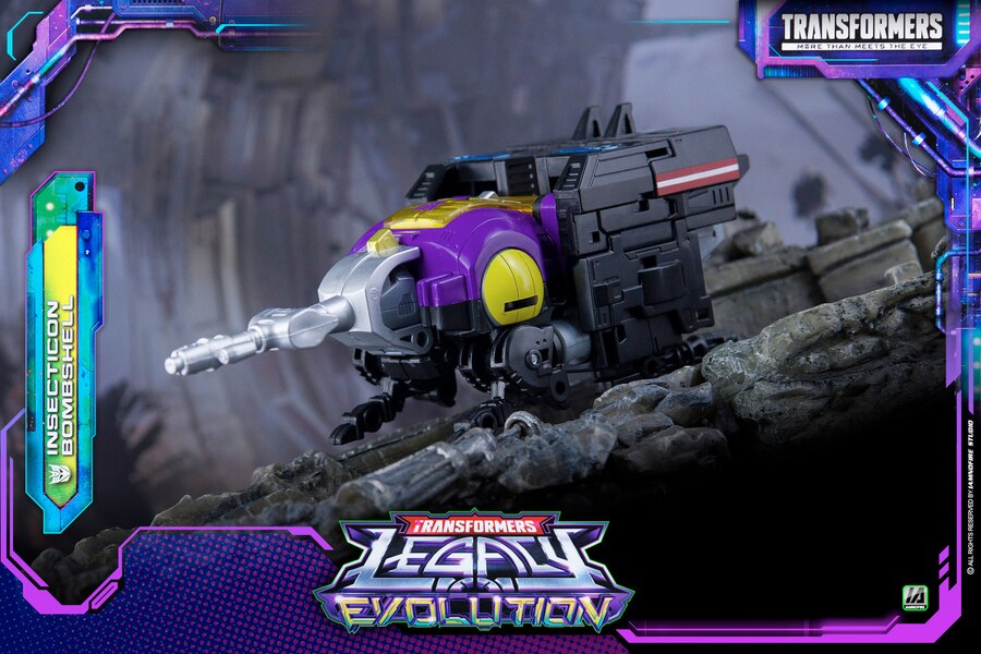 Insecticon Bombshell Legacy Evolution Toy Photography By IAMNOFIRE  (11 of 18)