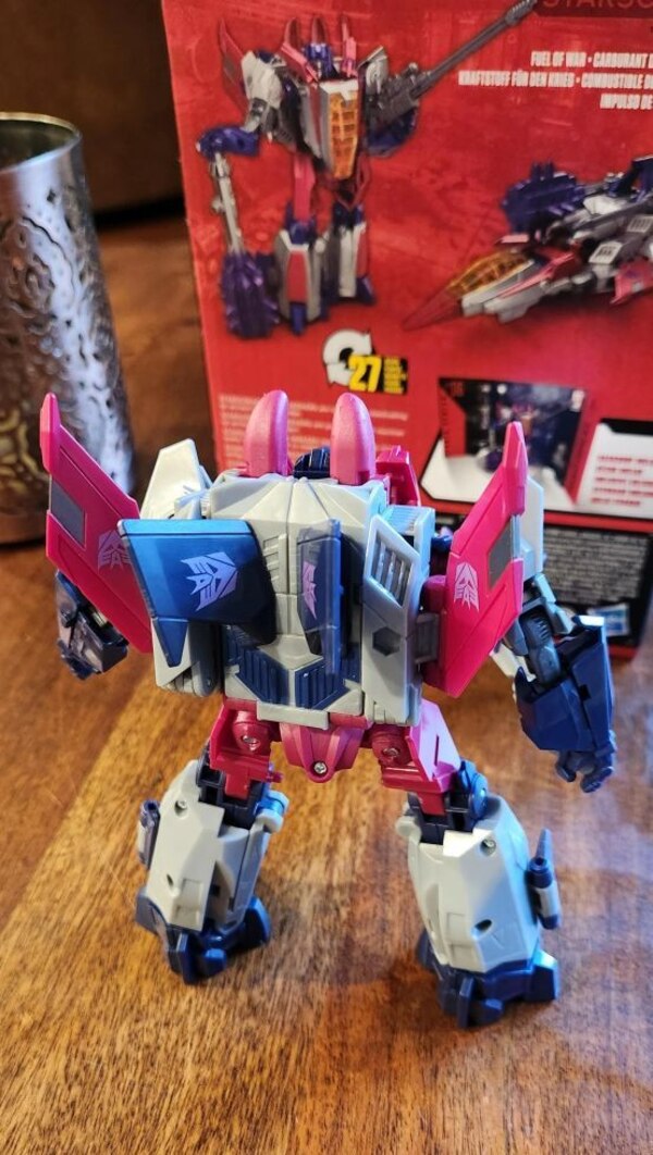 Image Of Gamer WFC Starsream From Transformers Studio Series  (8 of 13)