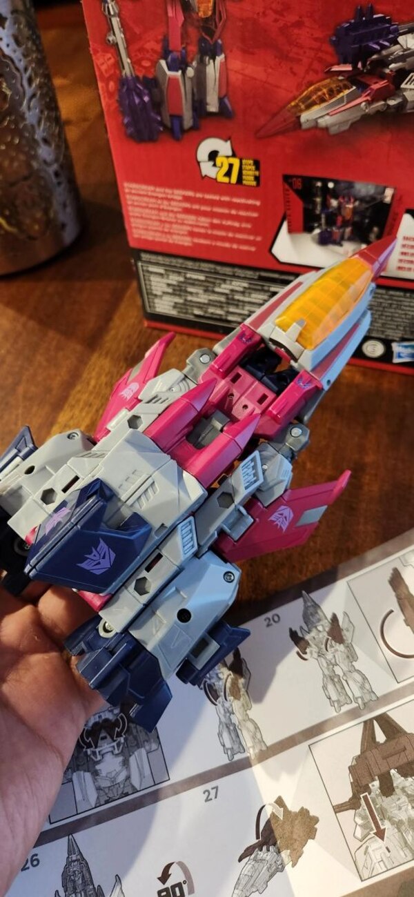 Image Of Gamer WFC Starsream From Transformers Studio Series  (11 of 13)