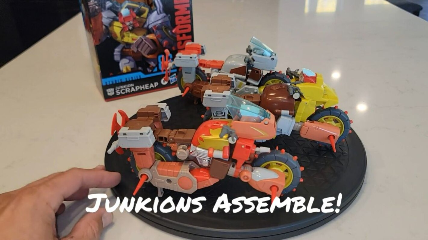 Junkion Scrapheap In-Hand Images & Video of Transformers Studio Series Voyager