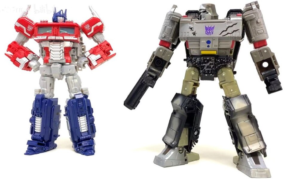 Image Of Reactivate Optimus Prime & Soundwave Transformers Game Toys  (8 of 12)