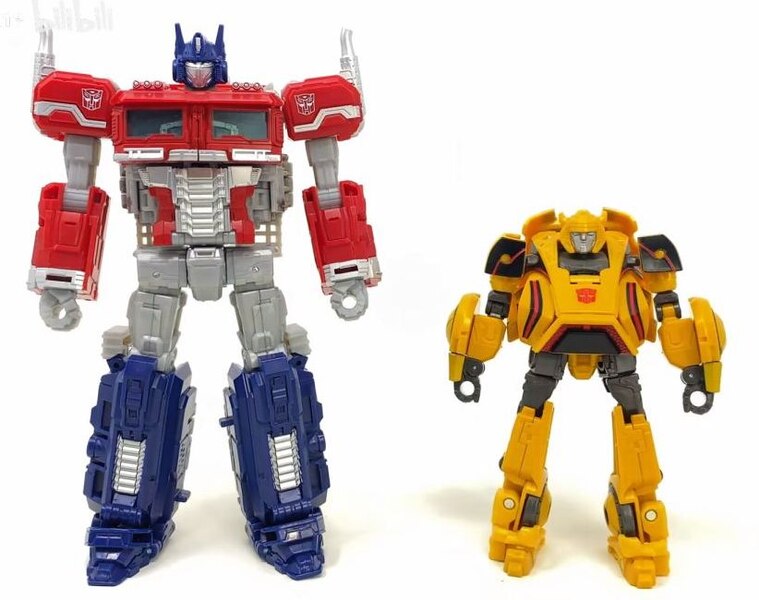 Image Of Reactivate Optimus Prime & Soundwave Transformers Game Toys  (9 of 12)