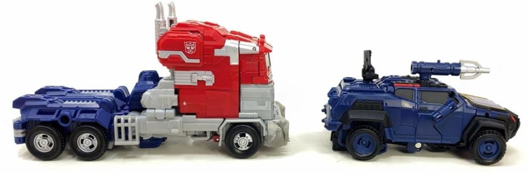 Image Of Reactivate Optimus Prime & Soundwave Transformers Game Toys  (11 of 12)