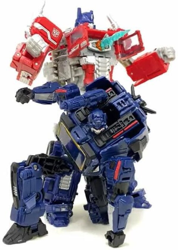 Image Of Reactivate Optimus Prime & Soundwave Transformers Game Toys  (12 of 12)