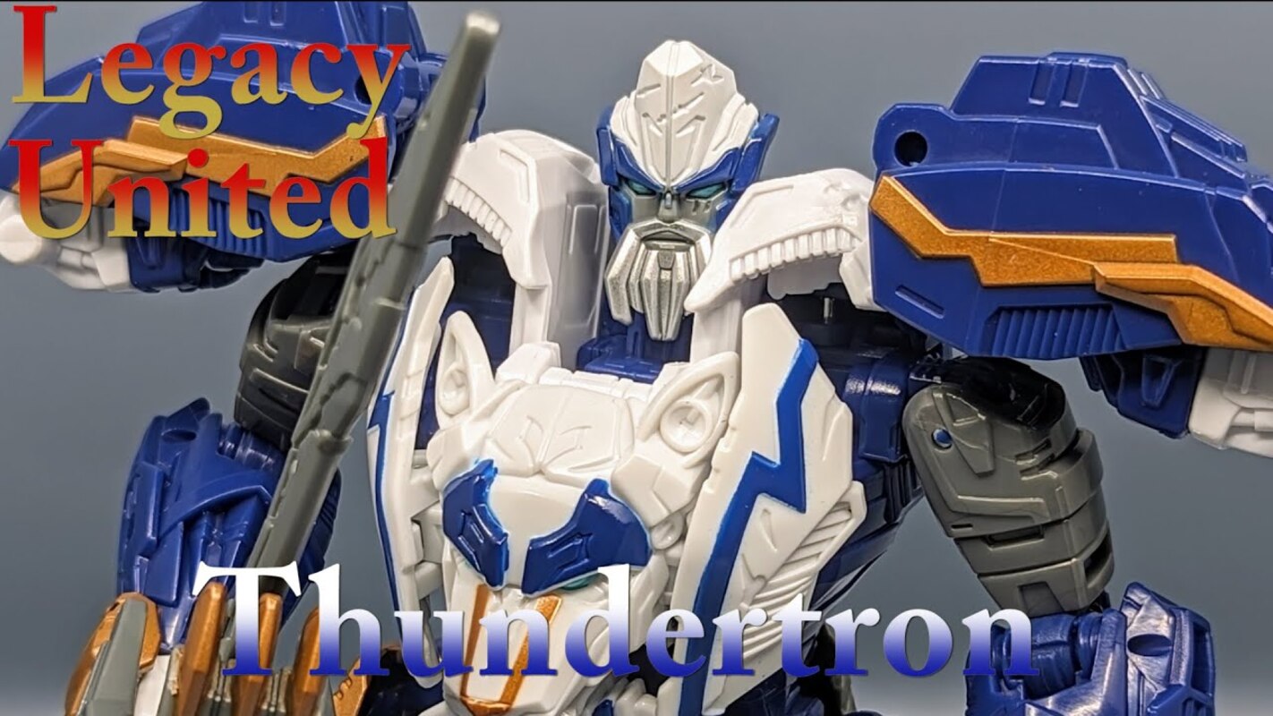 Chuck's Reviews Transformers Legacy United Thundertron