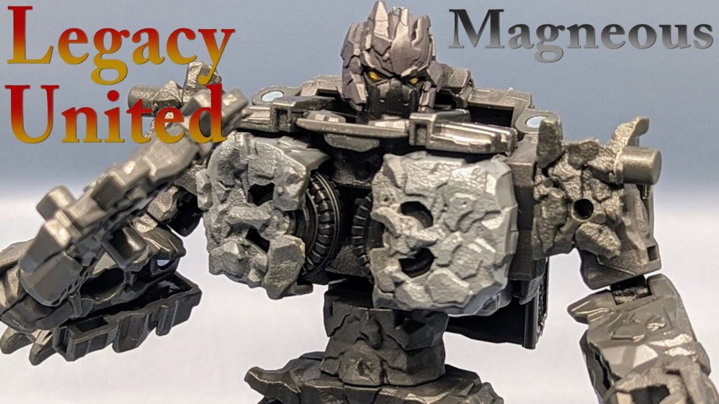 Chuck's Reviews Transformers Legacy United Magneous