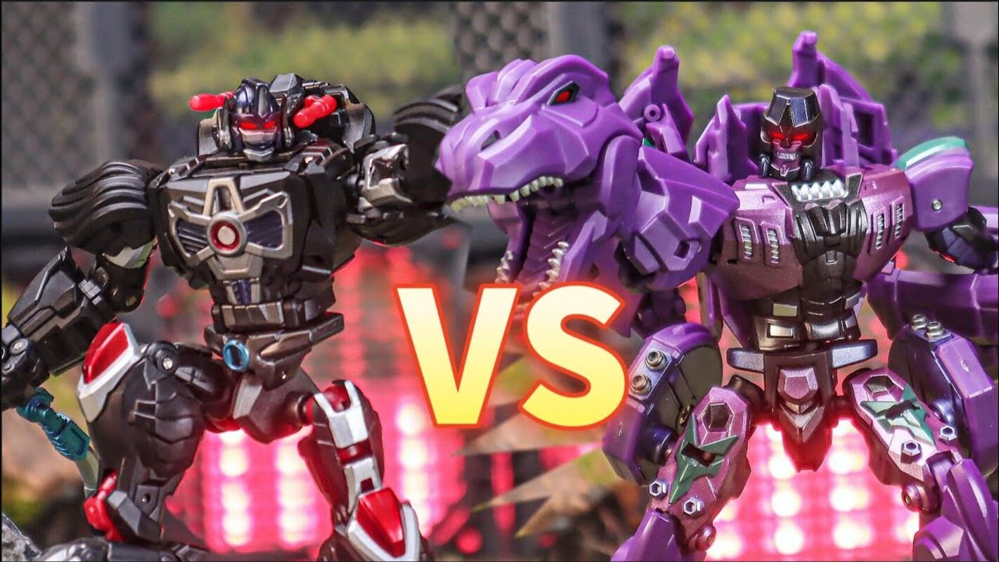 Caesar VS Tyrant In-Hand Images & Video of Robot Toys Figures