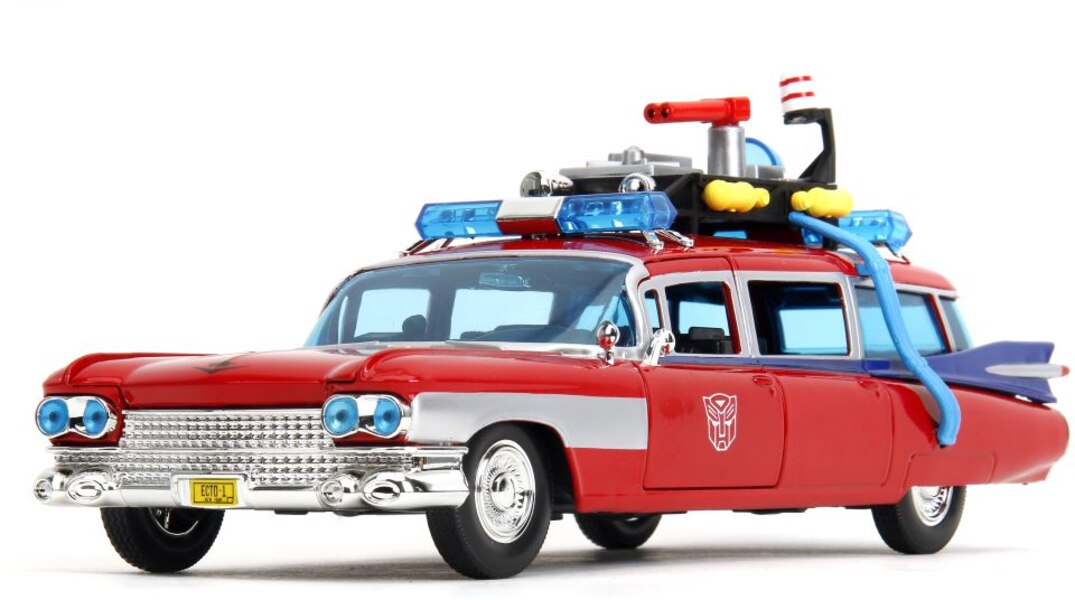 HollywoodRides Ghostbusters 124 Ecto1 TransformersMashUp GlossyRed 35466 03 (1 of 56)
