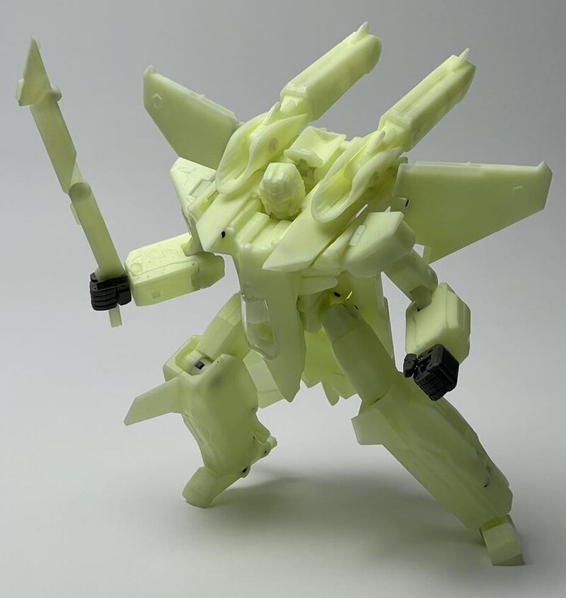 MB-28 Armada (Starscream) Robot Mode New Prototype Images from Fans Hobby