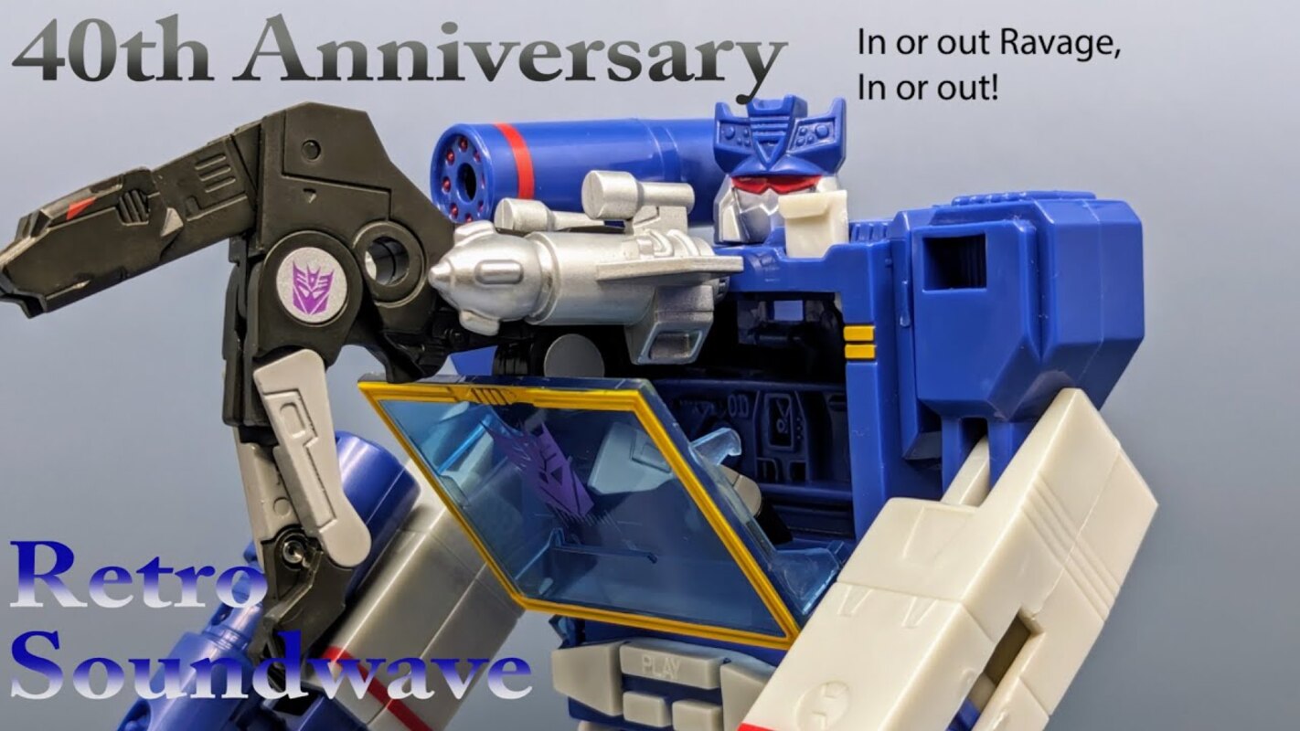 Chuck's Reviews Transformers 40th Anniversary Retro Soundwave