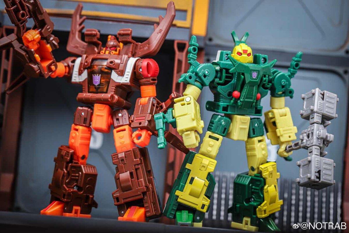 Chop Shop & Barrage Insecticons In-Hand Images of Mayhem Exclusives