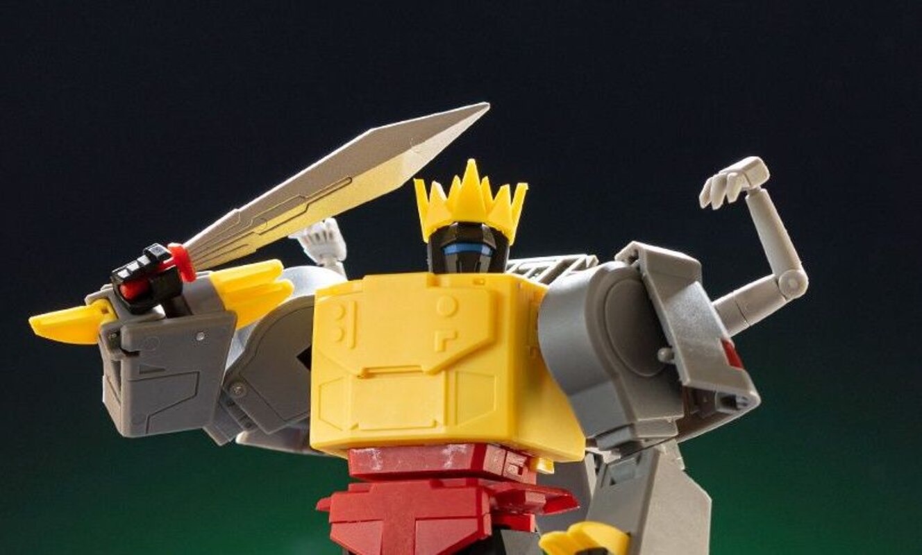 MS-B56 Tyrannosaurus Rex (Legends Grimlock) In-Hand Images