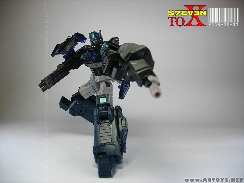 New Looks At SDCC 2008 Exclusive Nemesis Prime