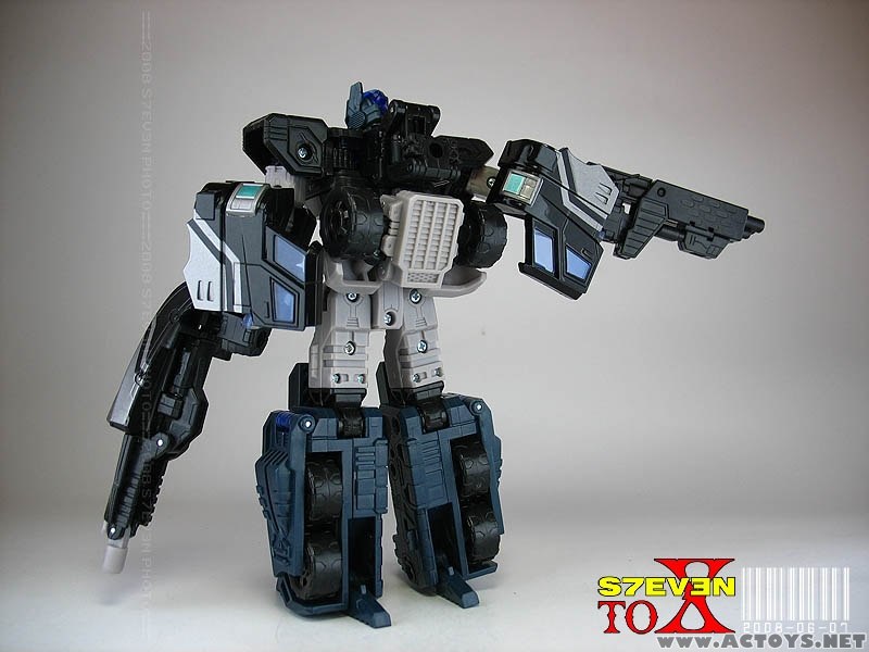 New Looks At SDCC 2008 Exclusive Nemesis Prime