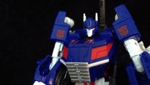 Transformers Generations Fall Of Cybertron Ultra Magnus Video Review - More Than Meets The Prime?