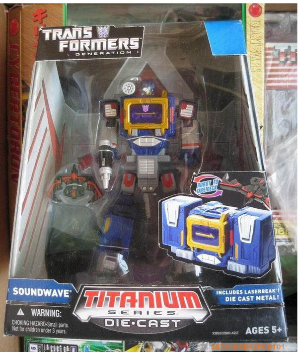 Hasbro Titanium Series Transformers - Soundwave Cybertron In Metallo 6 Pollici - Action Figure Collezionabile